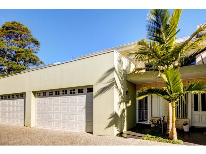 2/4a Tallegalla Street, Unanderra NSW 2526