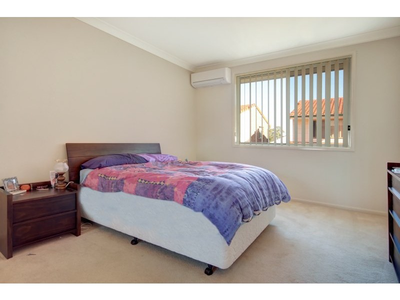 2/4a Tallegalla Street, Unanderra NSW 2526