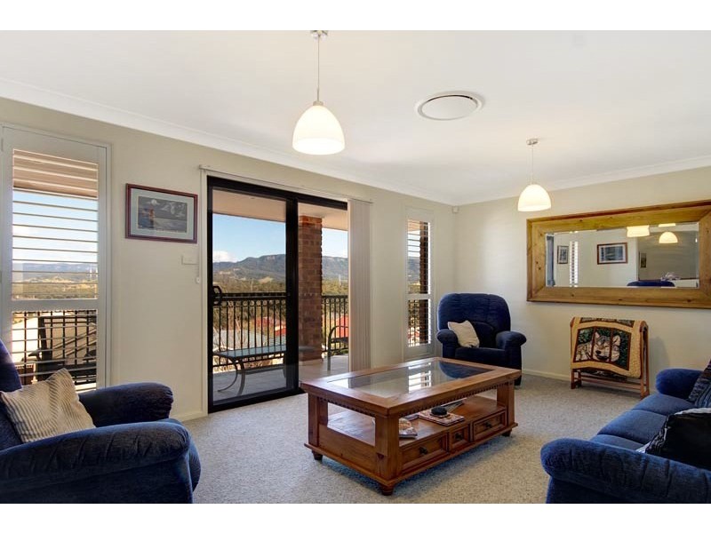 18 Rosemount Street, Dapto NSW 2530