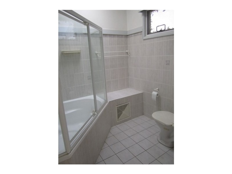 8 Burrell Crescent, Dapto NSW 2530