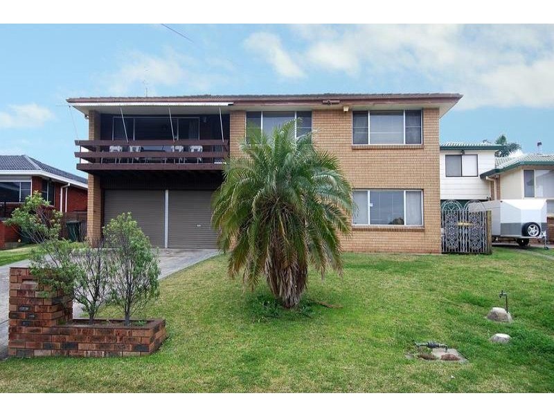 42 Rushton Drive, Kanahooka NSW 2530