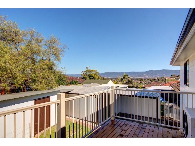 33 Edgeworth Avenue, Kanahooka NSW 2530