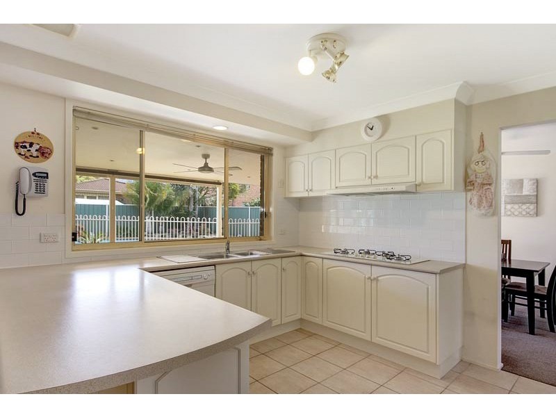 8 Amanda Place, Horsley NSW 2530