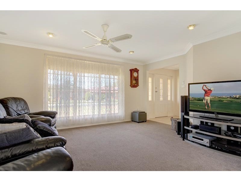 8 Amanda Place, Horsley NSW 2530