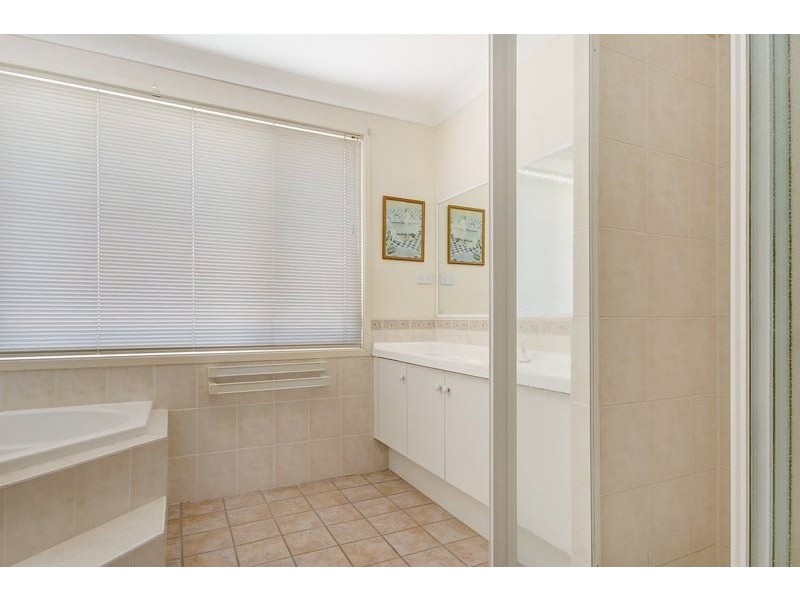 8 Amanda Place, Horsley NSW 2530