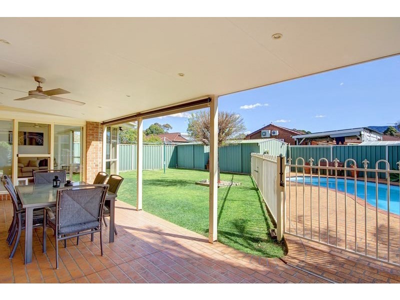 8 Amanda Place, Horsley NSW 2530
