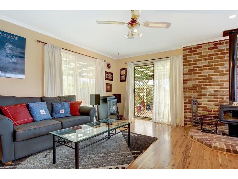 63 Sunnybank Crescent, Horsley NSW 2530