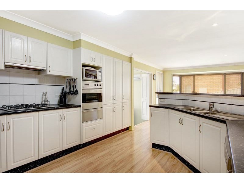 11 Unyah Place, Kanahooka NSW 2530