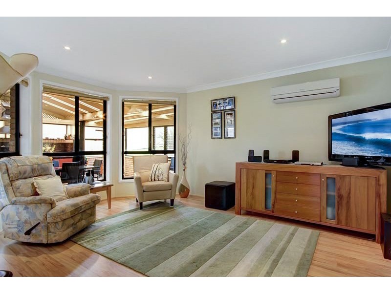 11 Unyah Place, Kanahooka NSW 2530