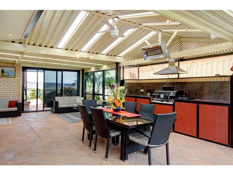 11 Unyah Place, Kanahooka NSW 2530