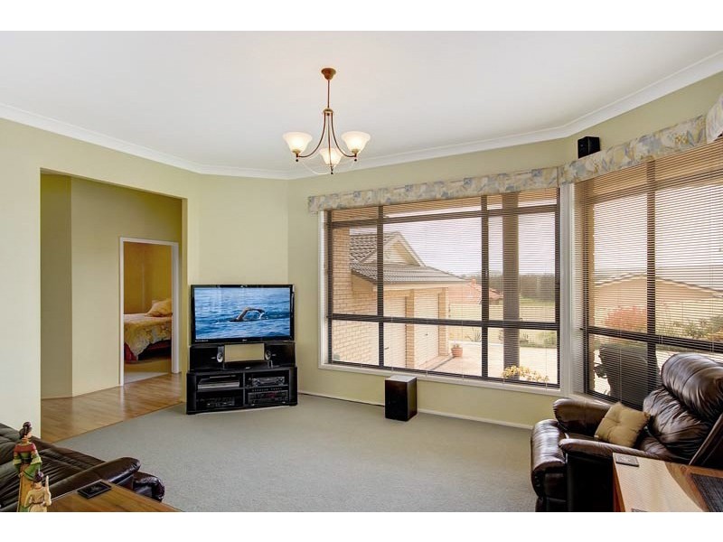 11 Unyah Place, Kanahooka NSW 2530
