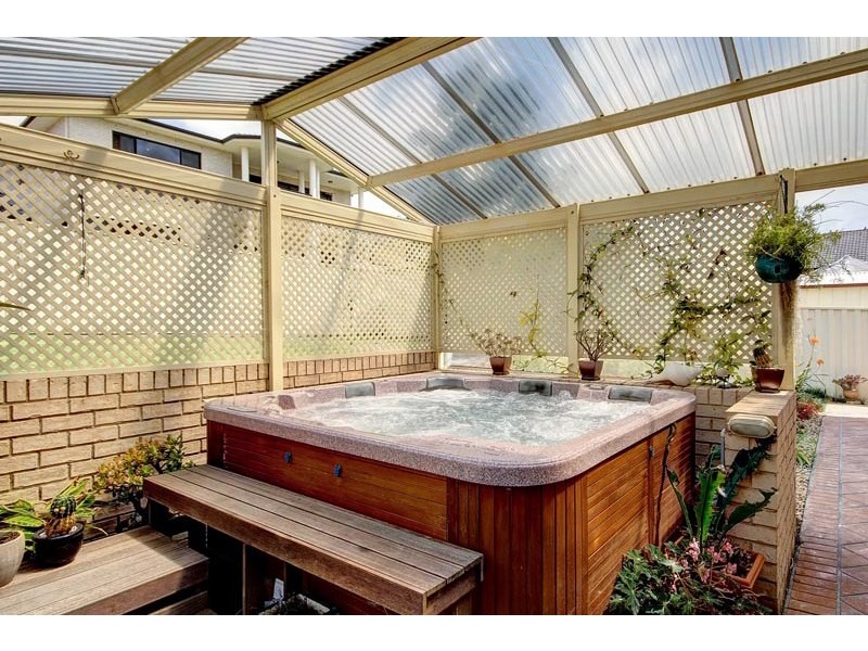 11 Unyah Place, Kanahooka NSW 2530