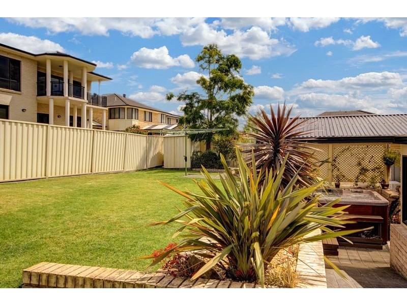 11 Unyah Place, Kanahooka NSW 2530
