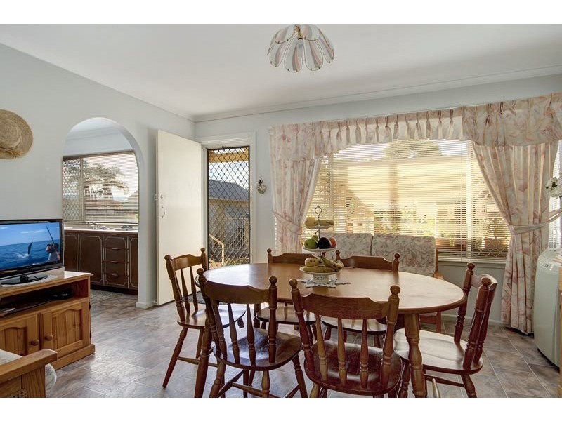 56 Addison Avenue, Lake Illawarra NSW 2528