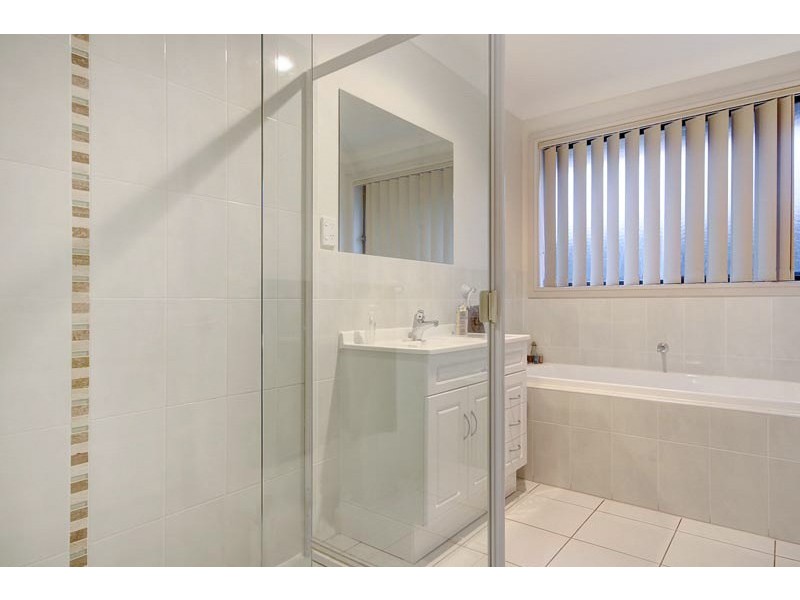 10 Shoreline Avenue, Haywards Bay NSW 2530