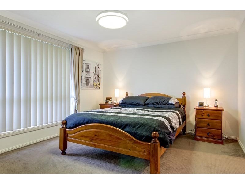 10 Shoreline Avenue, Haywards Bay NSW 2530