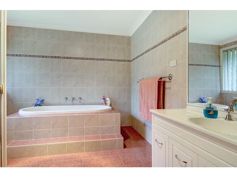 21-23 Shone Avenue, Horsley NSW 2530