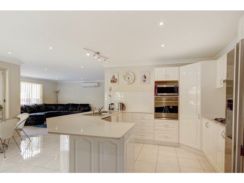 2 Erin Place, Horsley NSW 2530