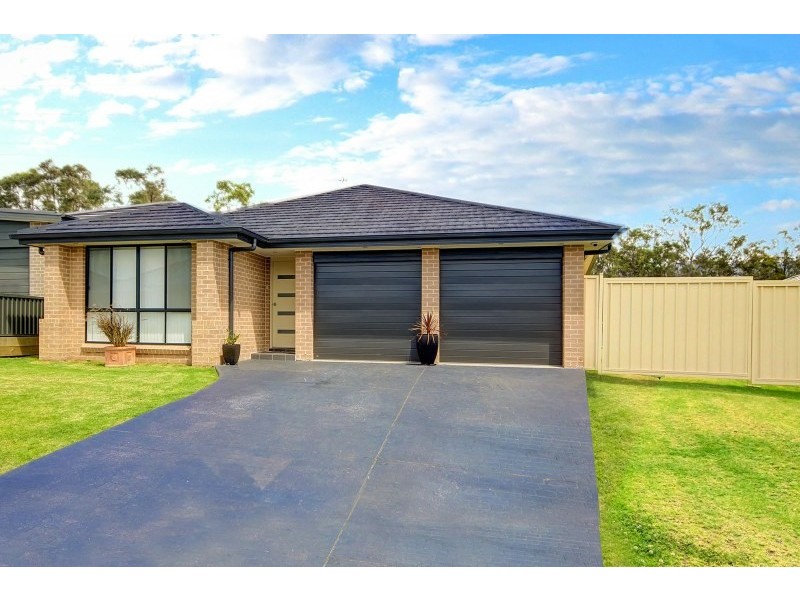 14 McLeod Place, Horsley NSW 2530