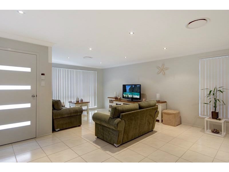14 McLeod Place, Horsley NSW 2530