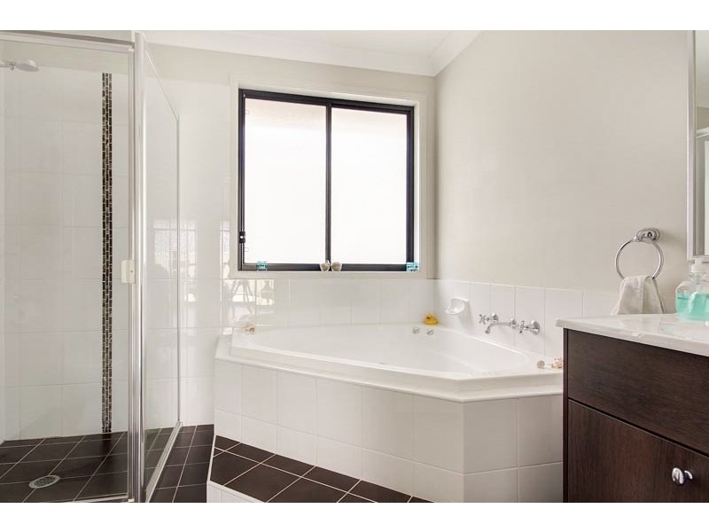 14 McLeod Place, Horsley NSW 2530