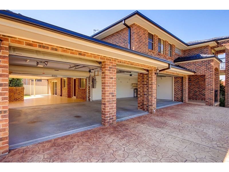 33 Glengarry Way, Horsley NSW 2530