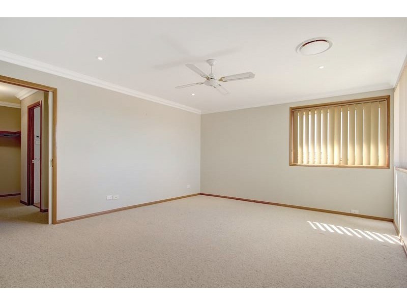 33 Glengarry Way, Horsley NSW 2530