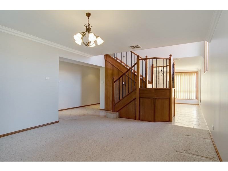 33 Glengarry Way, Horsley NSW 2530