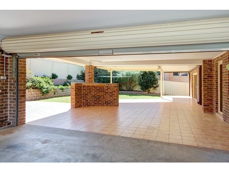 33 Glengarry Way, Horsley NSW 2530