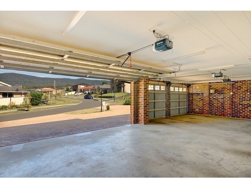 33 Glengarry Way, Horsley NSW 2530
