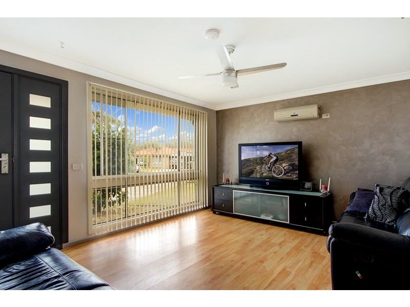 6 Greenbrook Place, Horsley NSW 2530