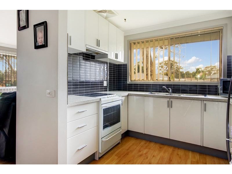 6 Greenbrook Place, Horsley NSW 2530