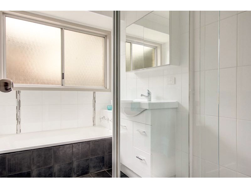 6 Greenbrook Place, Horsley NSW 2530