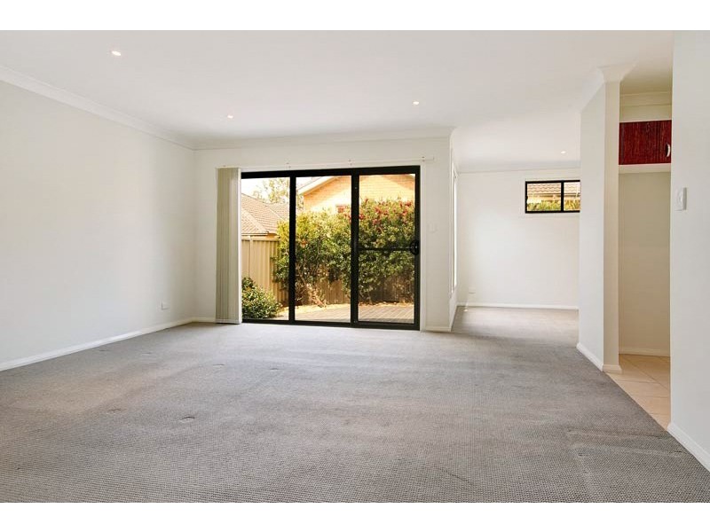2/122 Bong Bong Road, Horsley NSW 2530