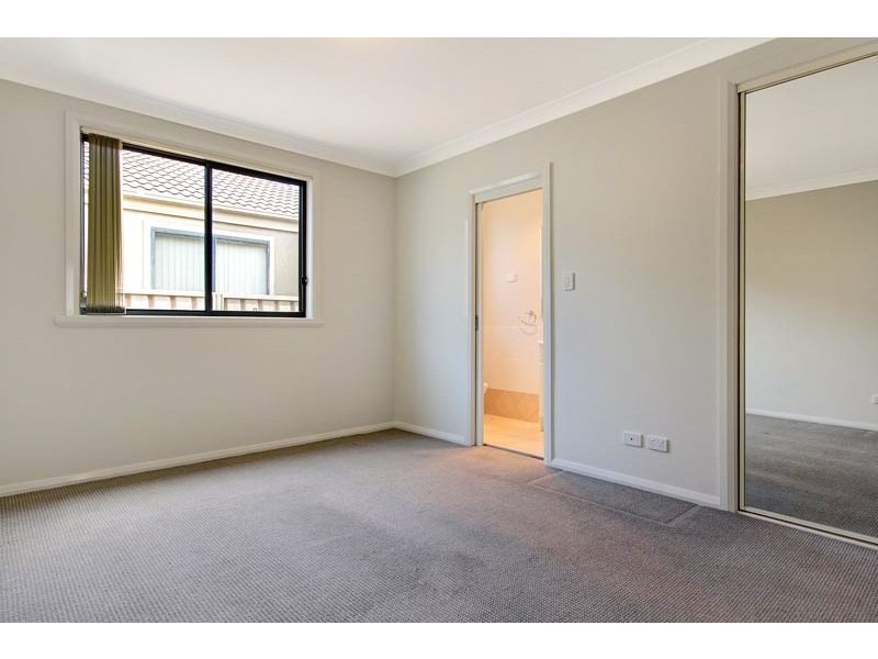 2/122 Bong Bong Road, Horsley NSW 2530