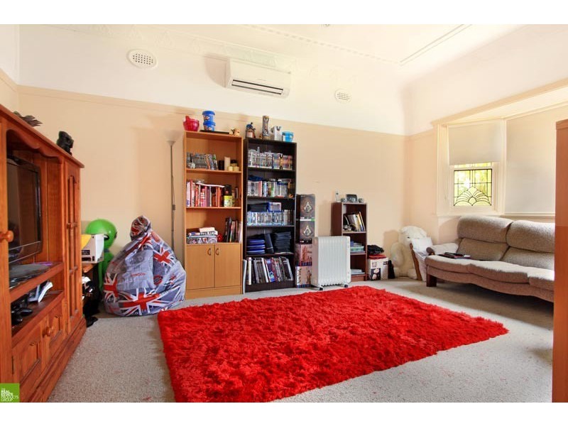 15 Princes Highway, Dapto NSW 2530