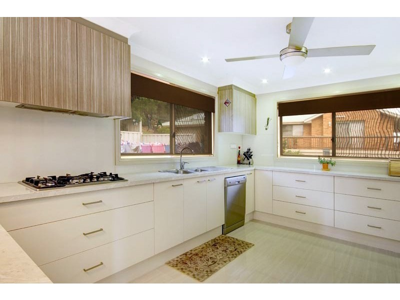 3 Carlyle Close, Dapto NSW 2530