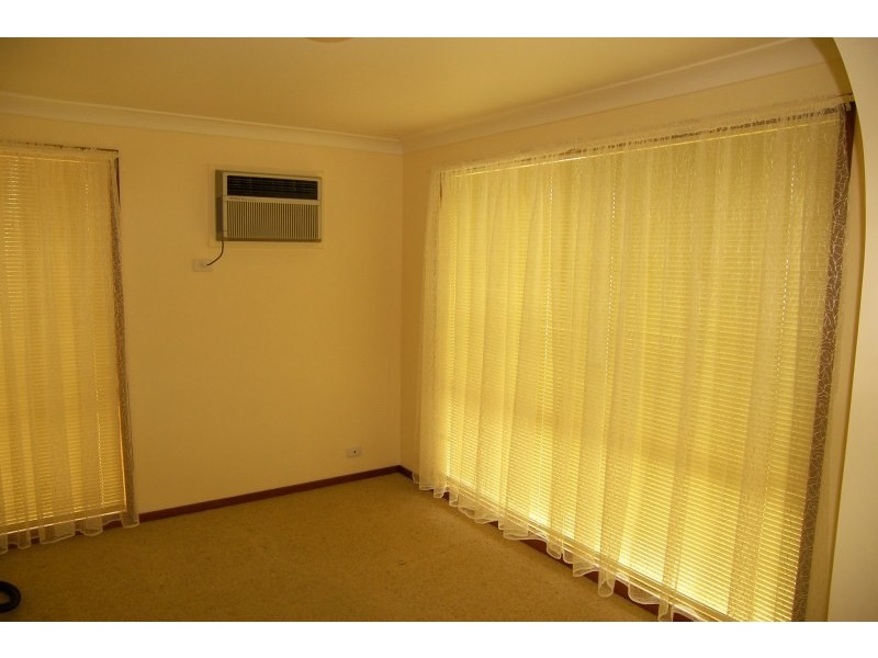 8 Lucas Drive, Horsley NSW 2530