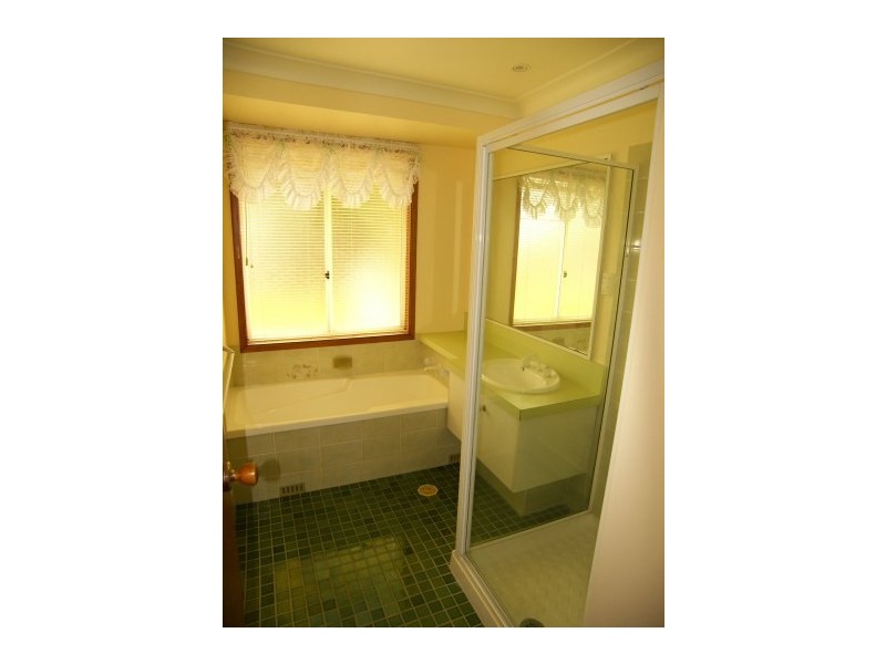 8 Lucas Drive, Horsley NSW 2530