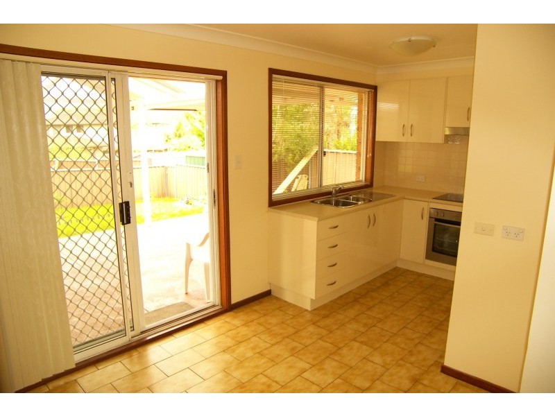 8 Lucas Drive, Horsley NSW 2530