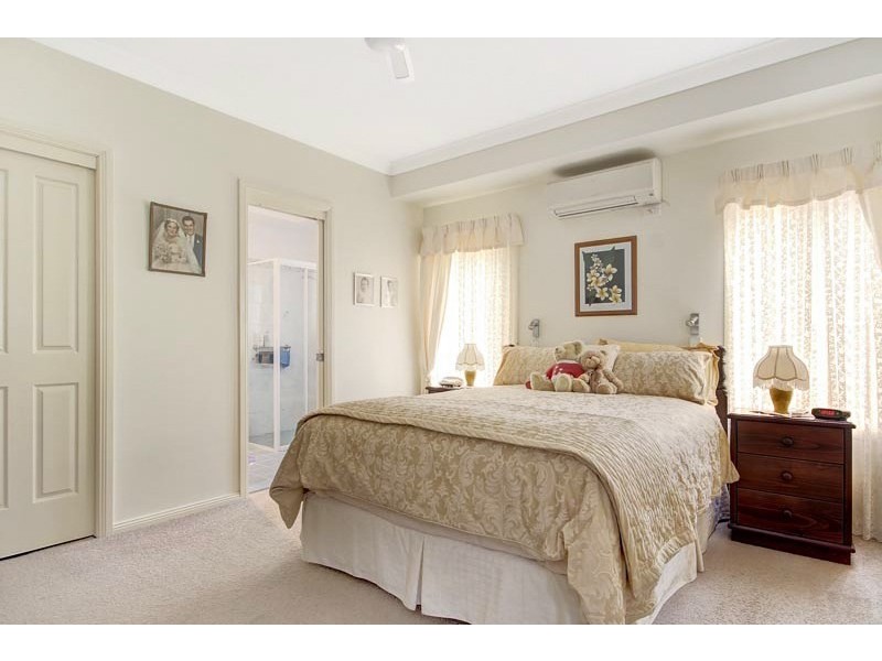 6 Grantham Close, Kanahooka NSW 2530