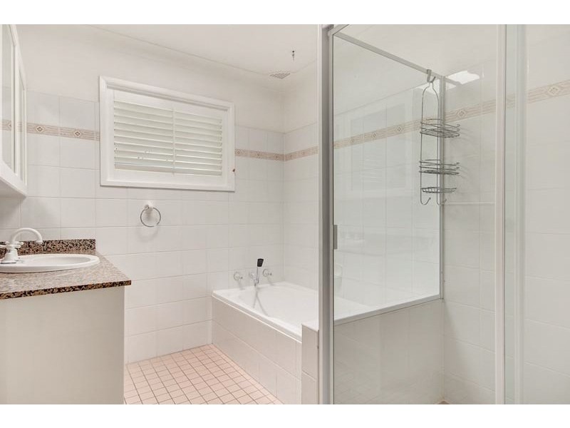 4 Darren Avenue, Kanahooka NSW 2530