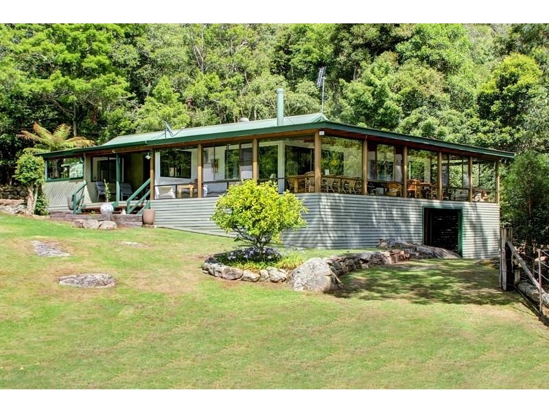 102 Mellows Road, Calderwood NSW 2527