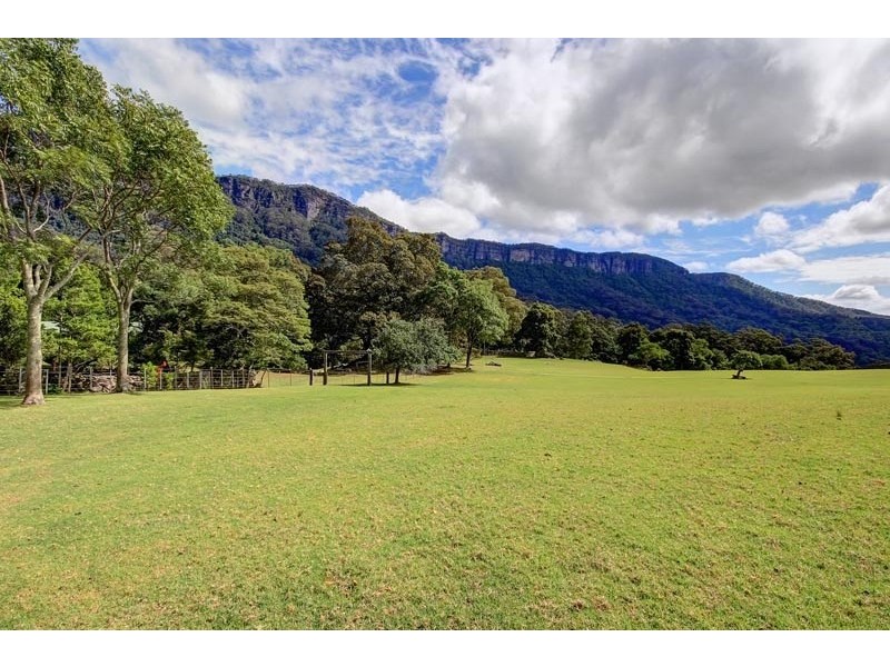 102 Mellows Road, Calderwood NSW 2527