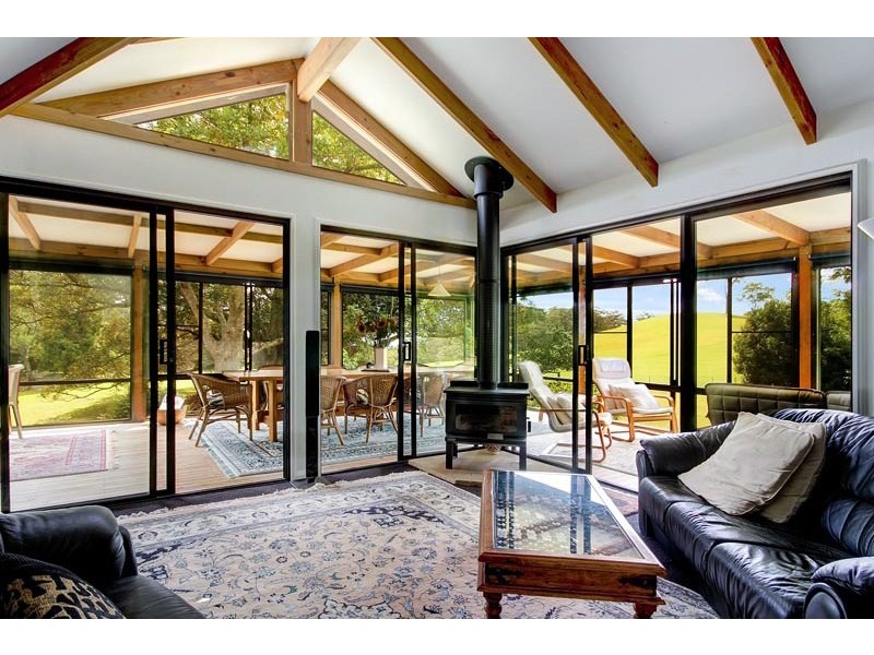 102 Mellows Road, Calderwood NSW 2527