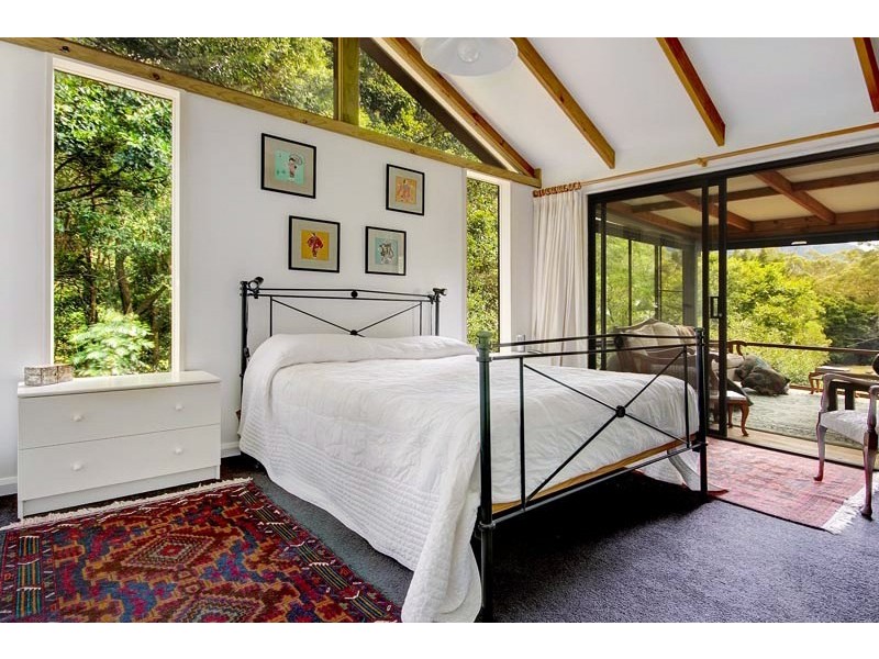 102 Mellows Road, Calderwood NSW 2527