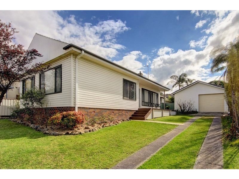 30 Burrell Crescent, Dapto NSW 2530
