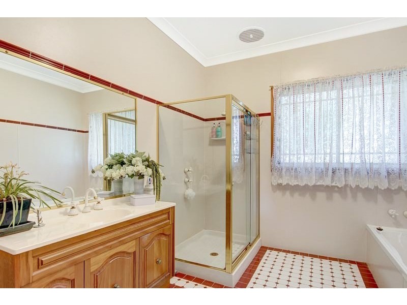 6 Trifecta Place, Kembla Grange NSW 2526