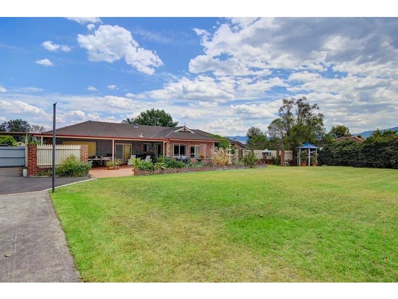 6 Trifecta Place, Kembla Grange NSW 2526