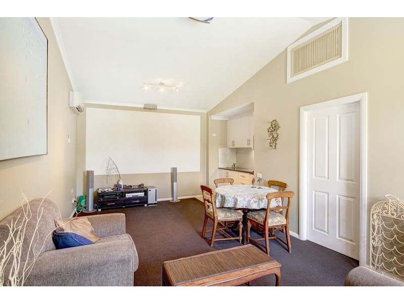 6 Trifecta Place, Kembla Grange NSW 2526